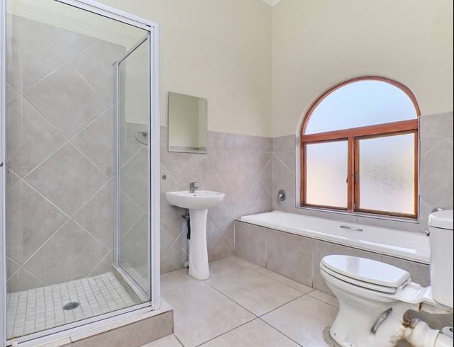 2 BEDROOM APARTMENT FOR SALE IN NORTH RIDING